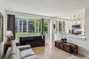 3204 Rideau