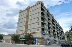 8528 Manning