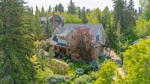 2209 Carleton