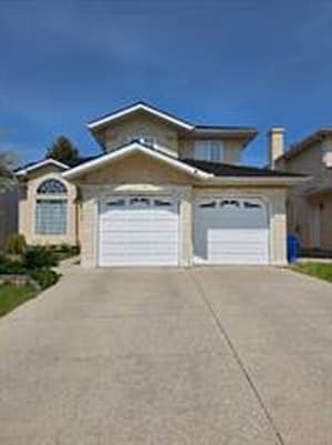 10193 Hamptons
