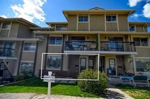 2200 Woodview
