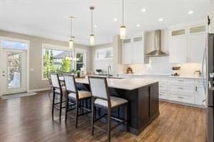33 Silverado Crest