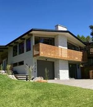 2724 Crawford