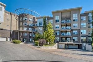 88 Arbour Lake