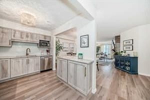 928 Arbour Lake