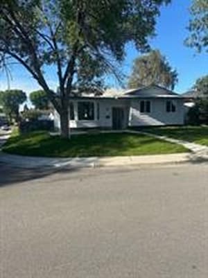 626 Rundleside