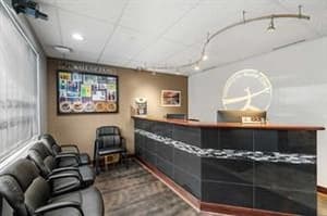 2713 Centre