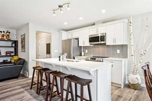 125 Yorkville