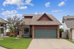 131 Macewan Glen