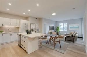 81 Arbour Lake
