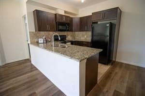 1540 Sherwood
