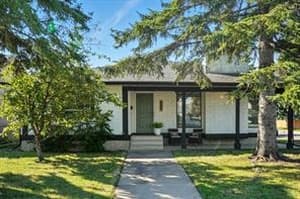 207 Pinecrest