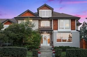 7 Crestmont