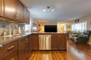 99 Arbour Lake
