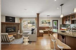 7826 Springbank