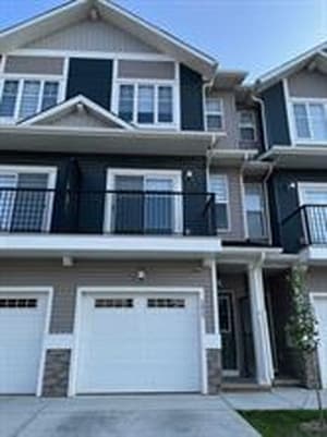 1027 Sage Hill
