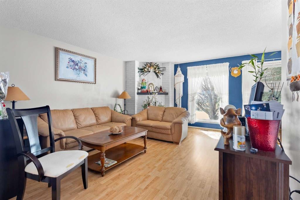 9908 Oakridge - Thumbnail 4