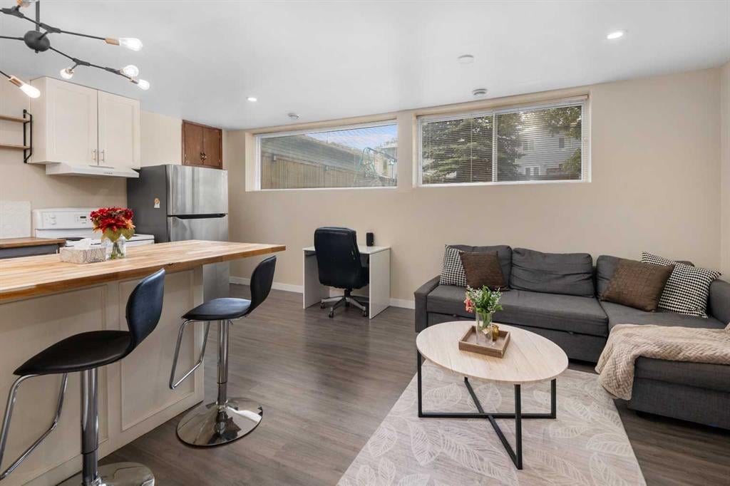 212 Woodbine - Thumbnail 7
