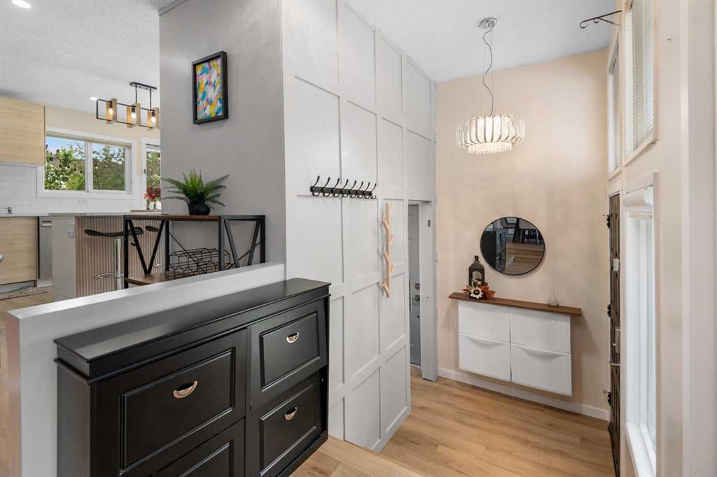 212 Woodbine - Thumbnail 5
