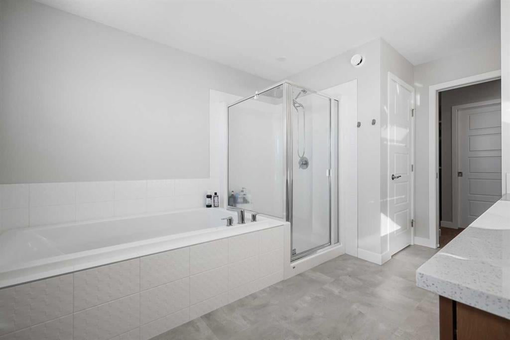 180 Howse - Thumbnail 3