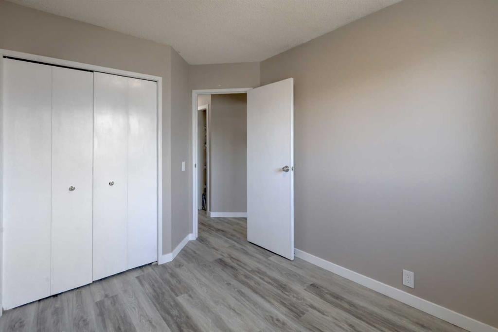112 Martin Crossing - Thumbnail 3
