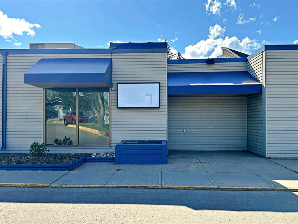 11721 MacDonald - Thumbnail 2