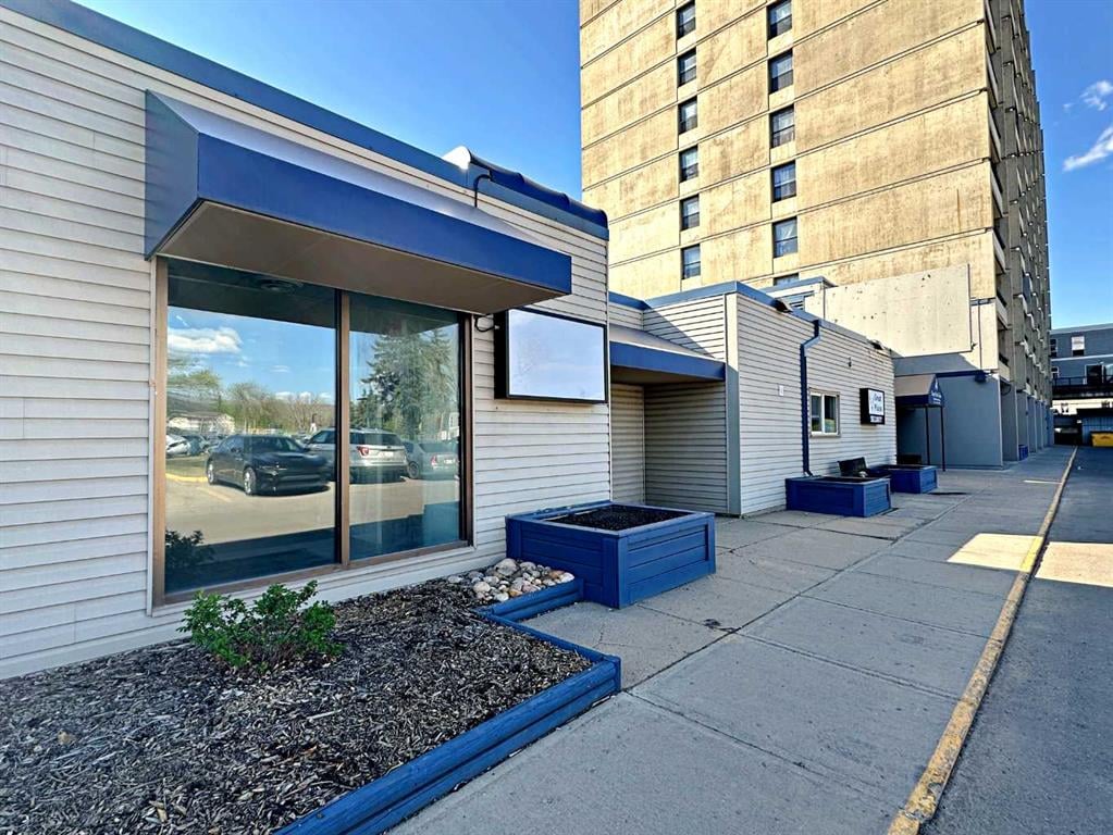 11721 MacDonald - Thumbnail 7