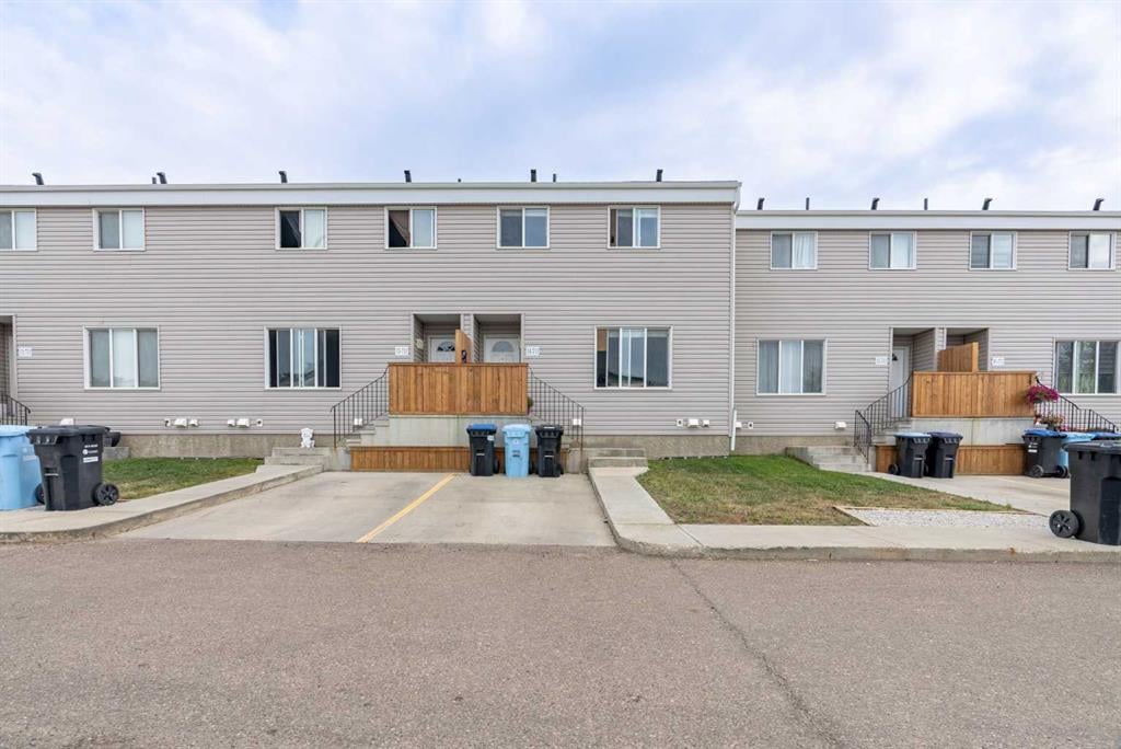 711 Beacon Hill Drive - Thumbnail 1