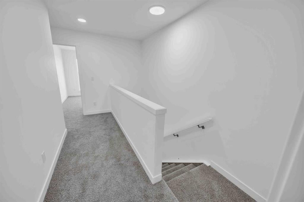 328 Corner Meadows - Thumbnail 8