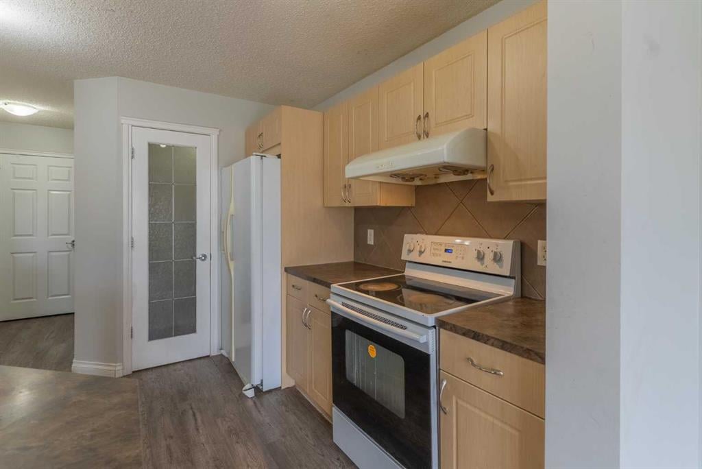 229 Saddlecrest - Thumbnail 6