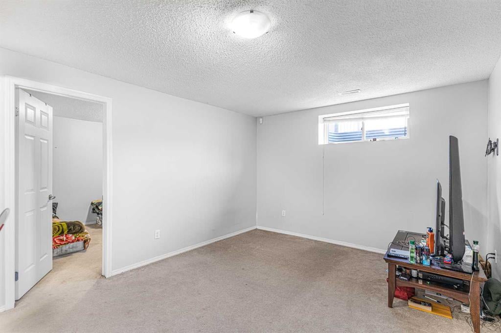 229 Saddlecrest - Thumbnail 7