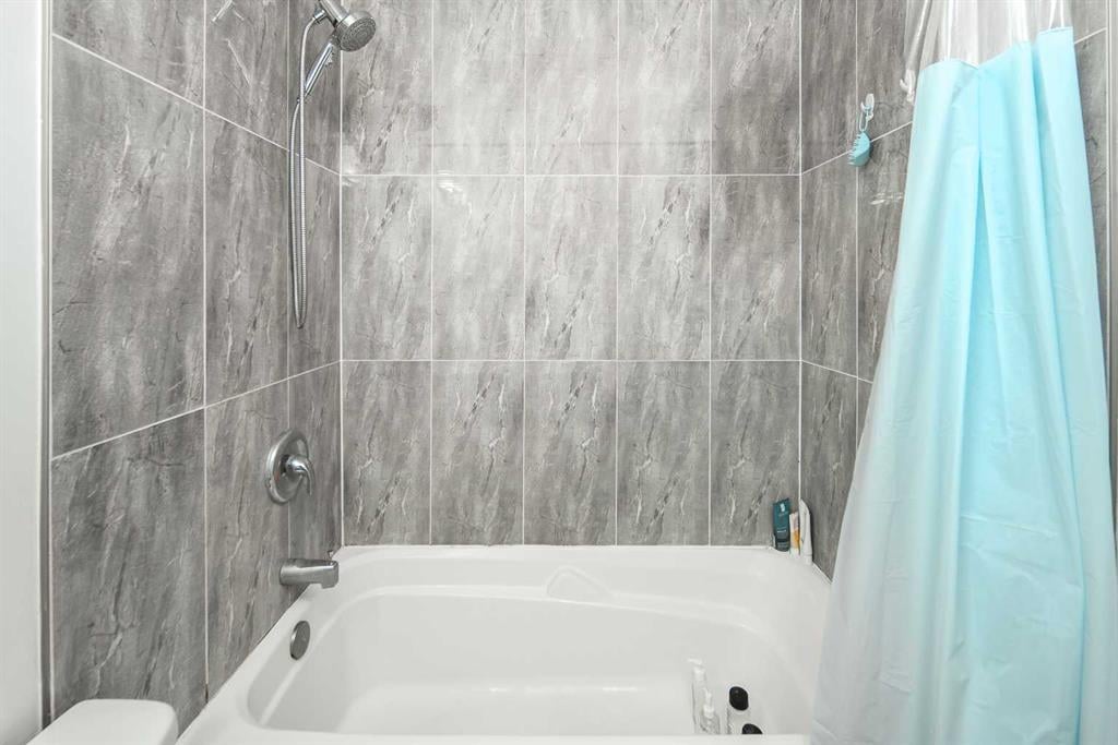 5424 Thorncliffe - Thumbnail 3