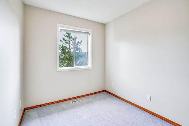226 Anderson - Thumbnail 4