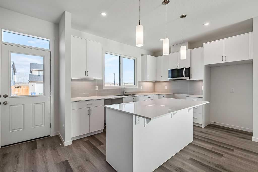 838 Creekside - Thumbnail 8