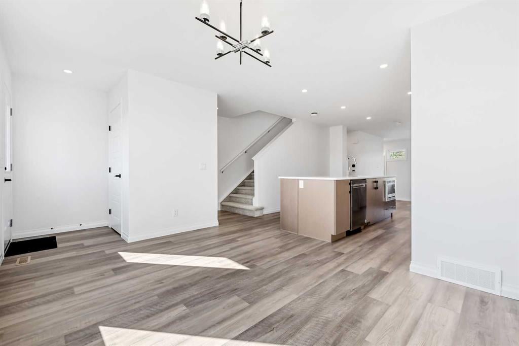 910 Wolf Willow - Thumbnail 7