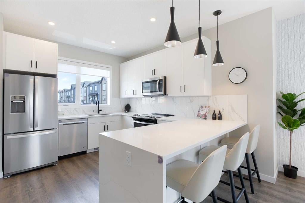 896 Belmont - Thumbnail 1