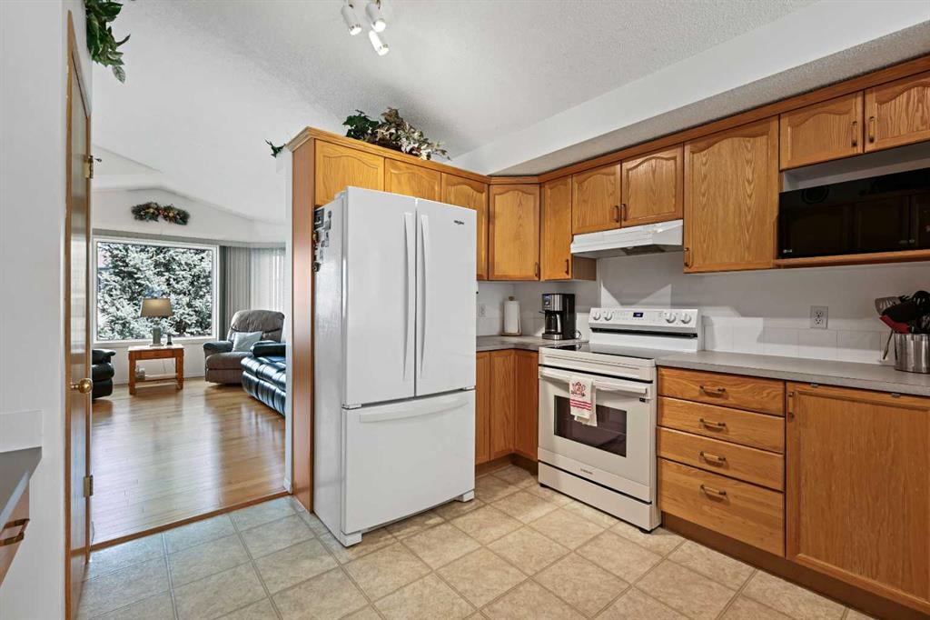 272 Saddlemead - Thumbnail 7