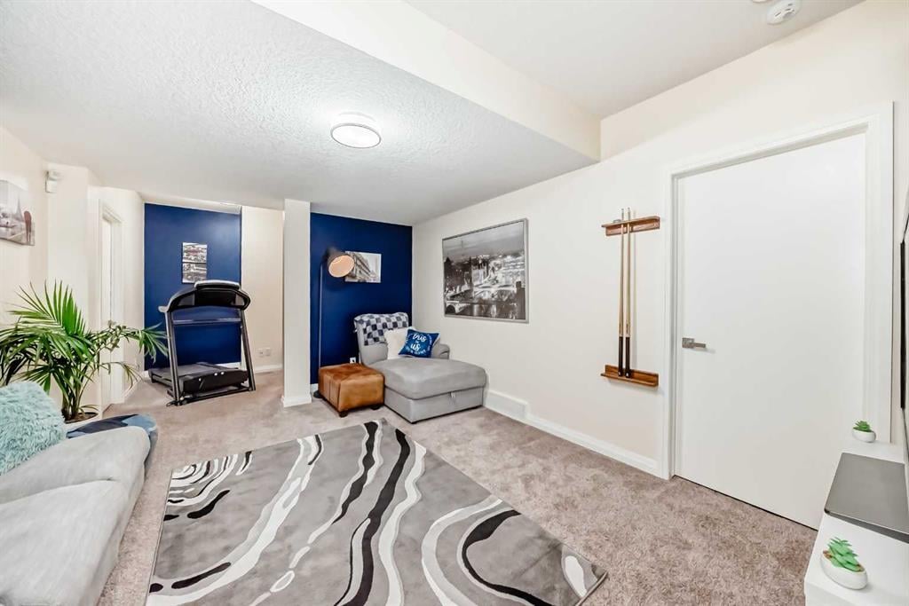 212 Auburn Meadows - Thumbnail 3