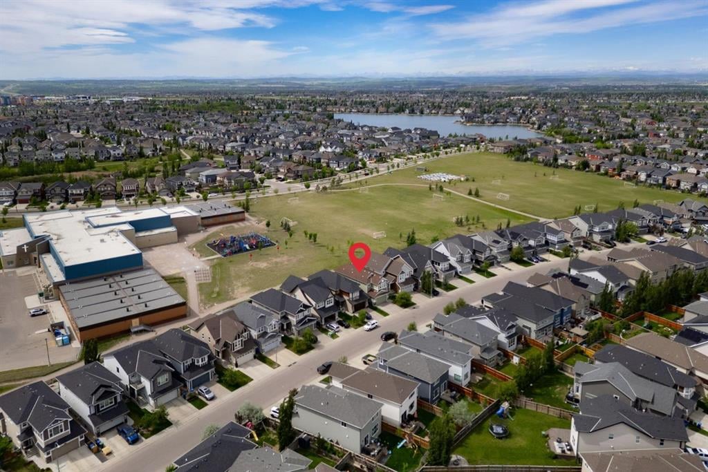 220 Auburn Meadows - Thumbnail 2