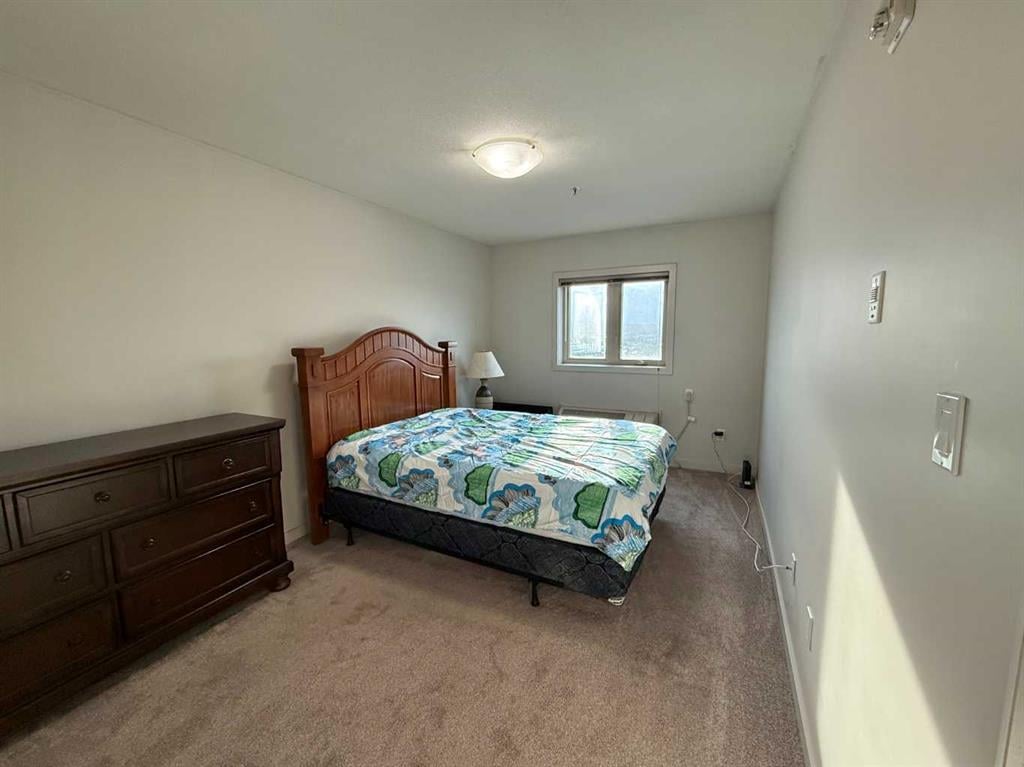 8528 Manning - Thumbnail 7