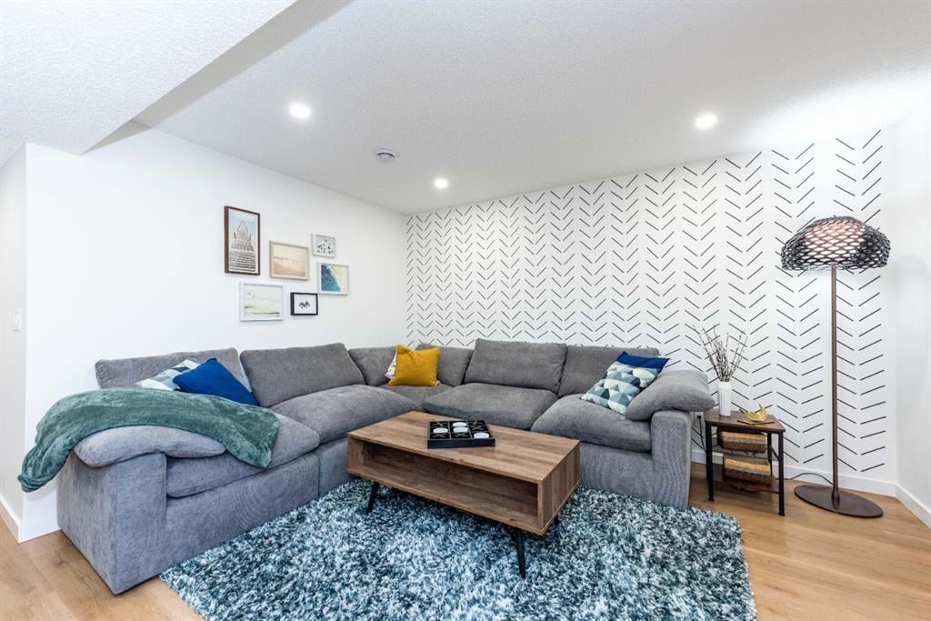 160 Belmont - Thumbnail 6