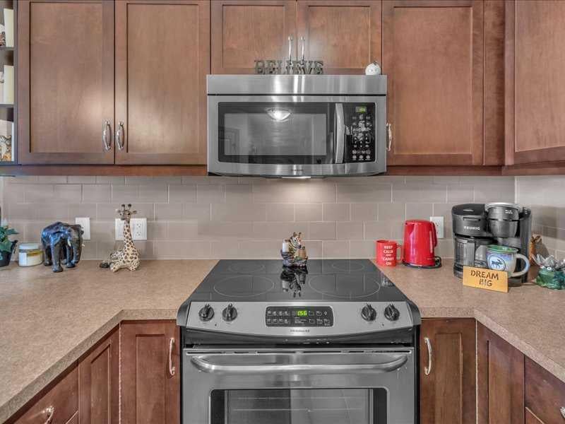 310 McKenzie Towne - Thumbnail 5