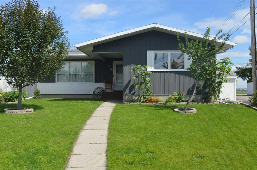 56 Maple Court - Thumbnail 2