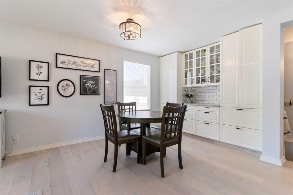 56 Maple Court - Thumbnail 3