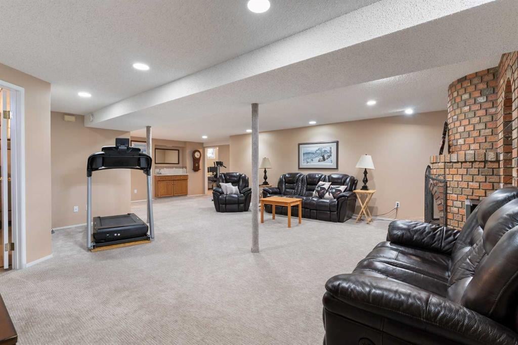 56 Maple Court - Thumbnail 8