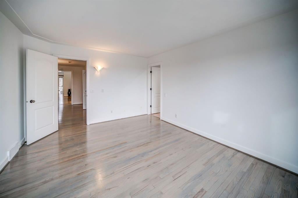 2925 Signal Hill - Thumbnail 4