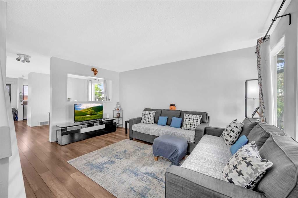 54 Templegreen - Thumbnail 1