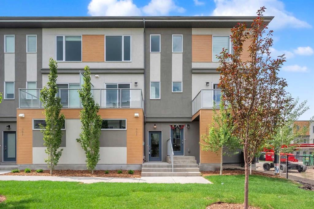 305 Shawnee Square SW - Thumbnail 1