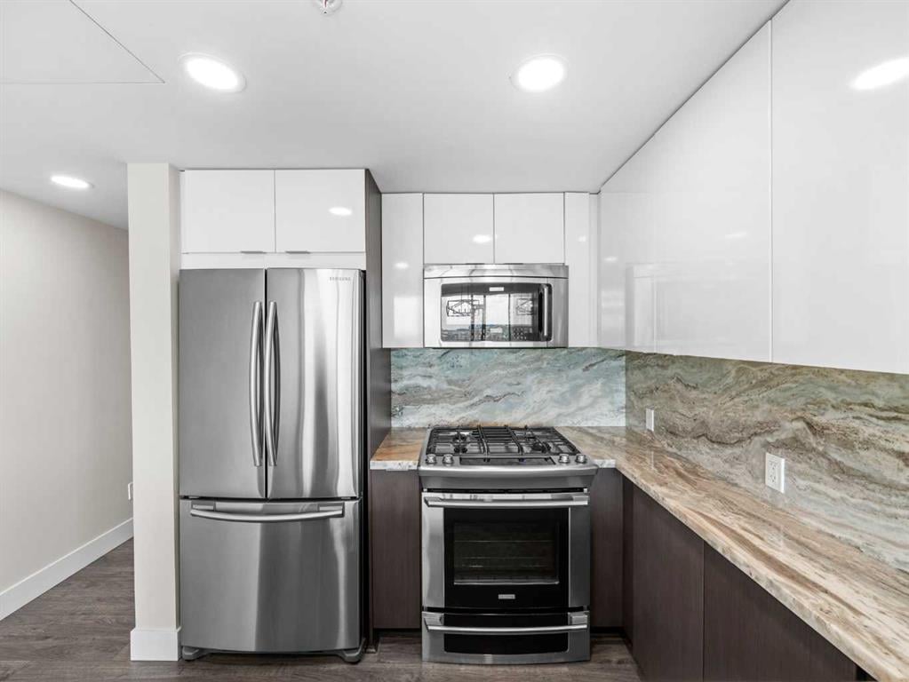 519 Riverfront - Thumbnail 2