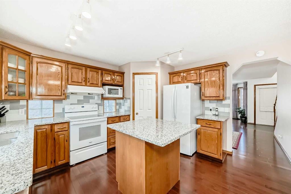 9200 Edgebrook - Thumbnail 8